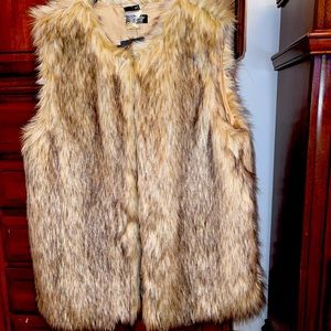 Zara’s women’s faux fur vest